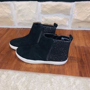 Girls black high tops